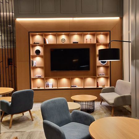Holiday Inn Express Gurugram Sector 50 By Ihg Gurgaon Buitenkant foto