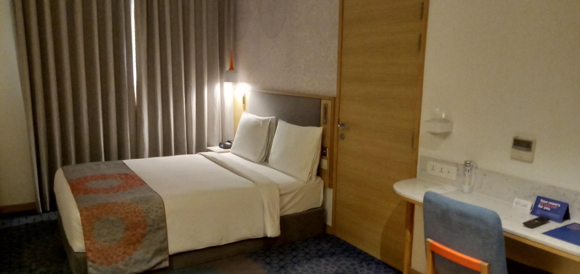 Holiday Inn Express Gurugram Sector 50 By Ihg Gurgaon Buitenkant foto