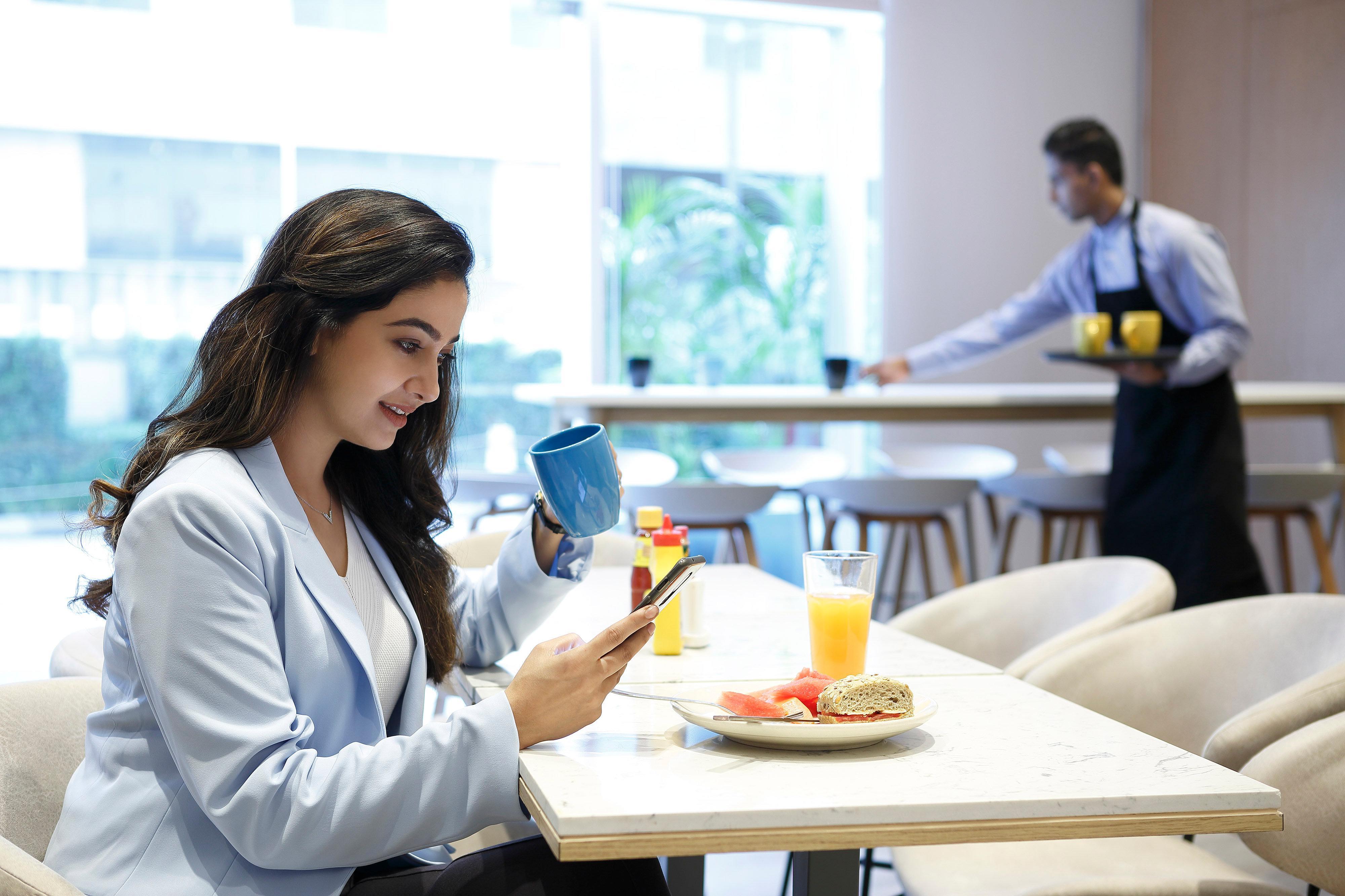 Holiday Inn Express Gurugram Sector 50 By Ihg Gurgaon Buitenkant foto