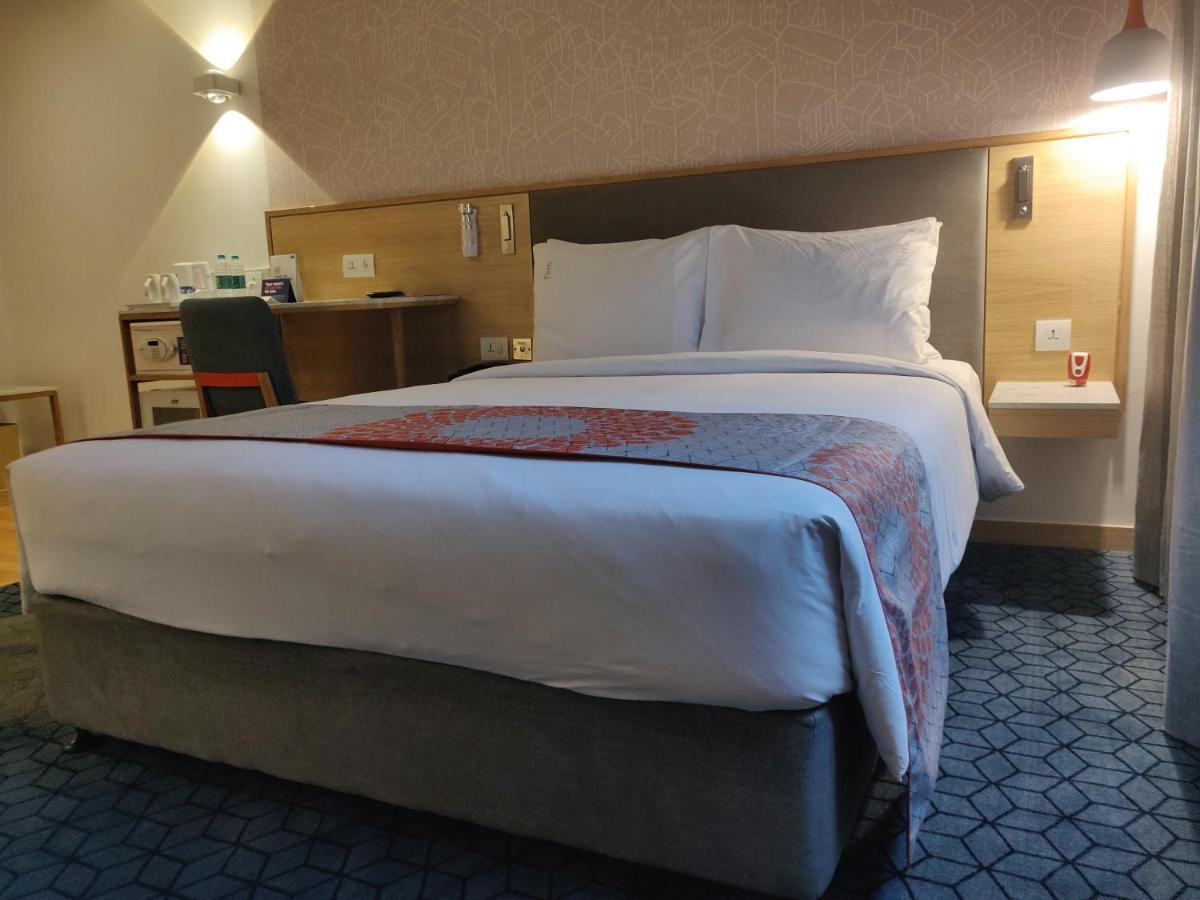 Holiday Inn Express Gurugram Sector 50 By Ihg Gurgaon Buitenkant foto
